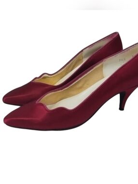 Vintage 80s Lagor Flex Sole Womens Made in USA Maroon Red Pumps